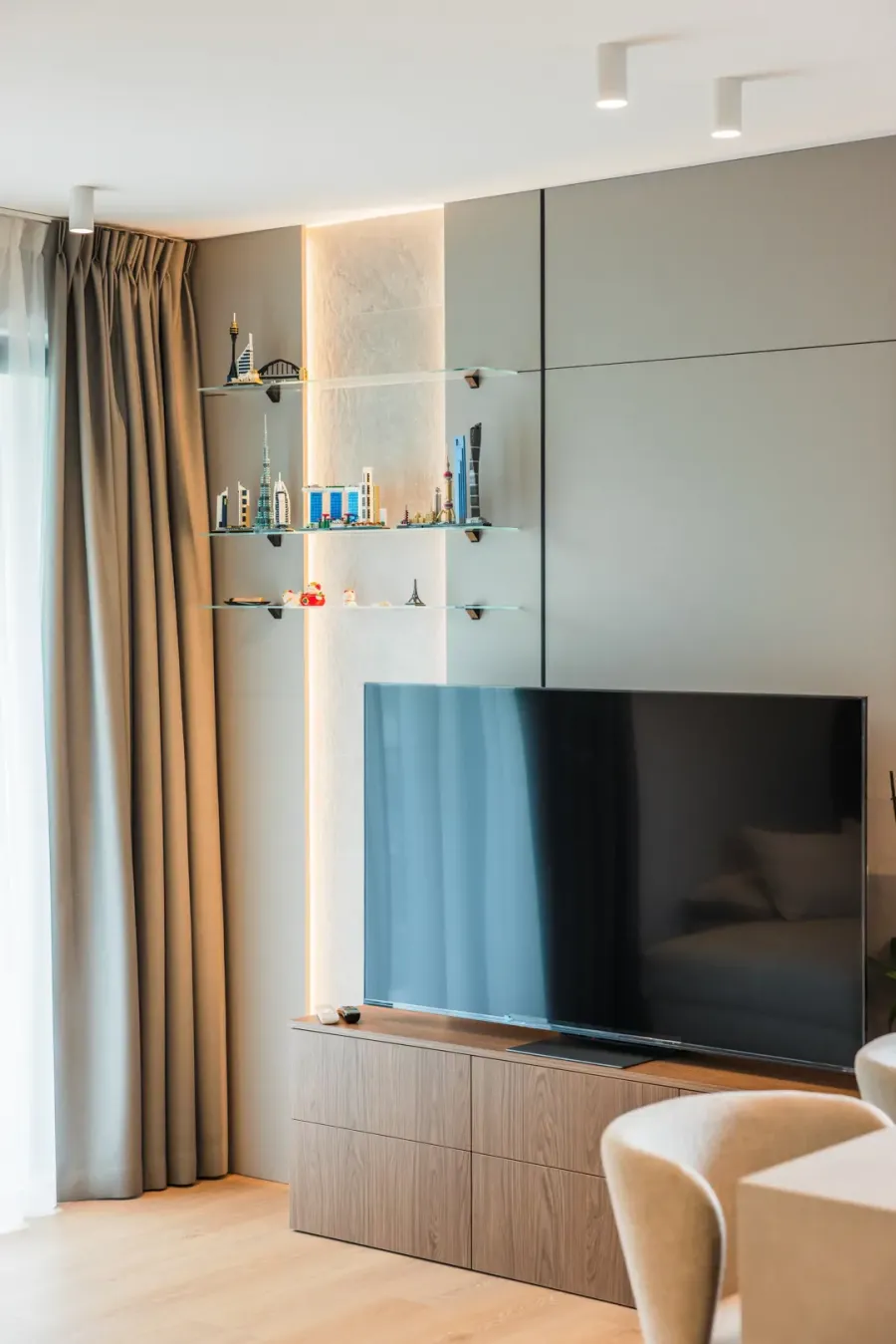 Salon na Wybickiego 05